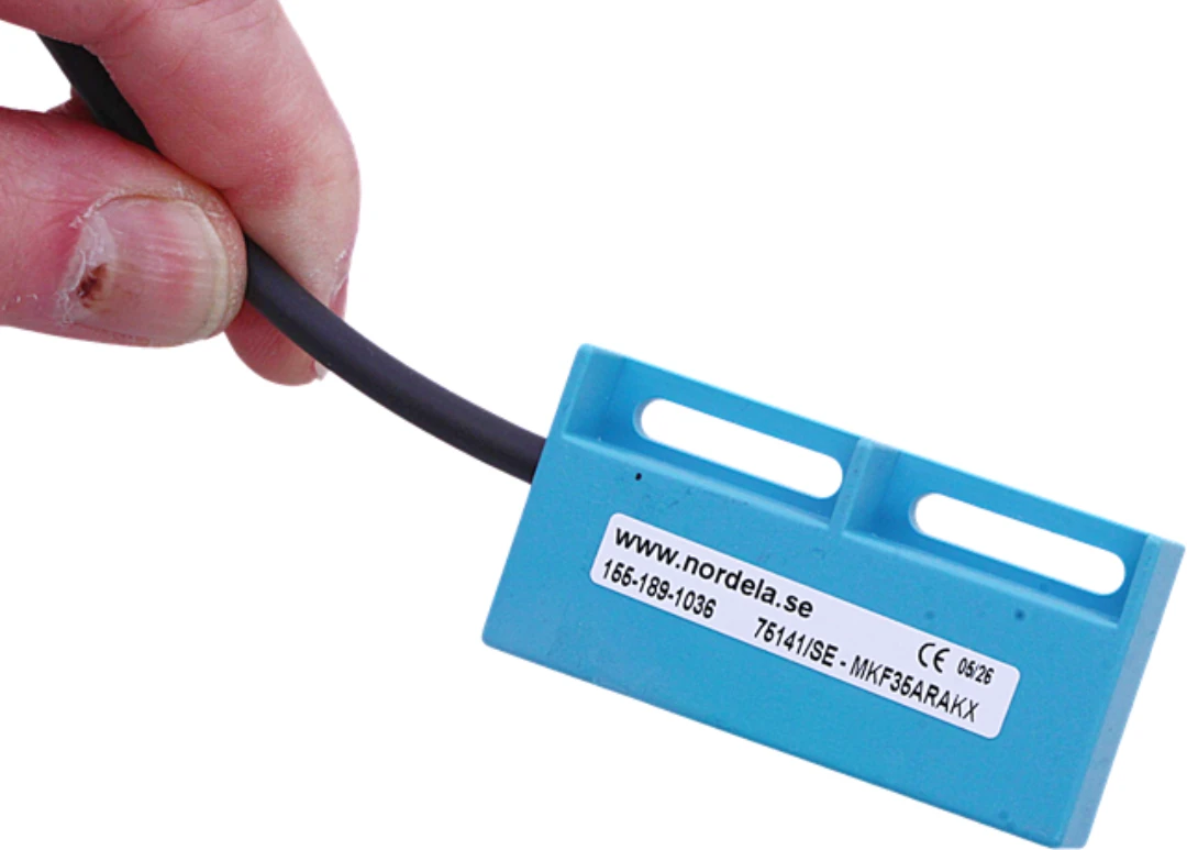 Magnetic switch ThyssenStahl 8055/38, bi-stable, 220V AC/DC, max 1A